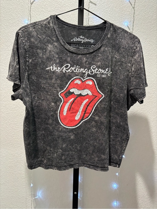 the Rolling Stones Tops - the Rolling Stones Black Graphic Tee with Red Tongue